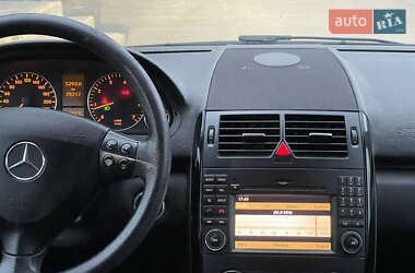 Хэтчбек Mercedes-Benz A-Class 2011 в 