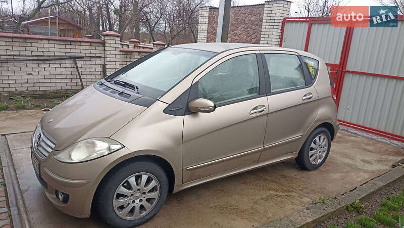 Хэтчбек Mercedes-Benz A-Class 2004 в 