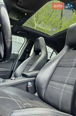 Хэтчбек Mercedes-Benz A-Class 2013 в 