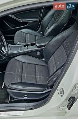 Хэтчбек Mercedes-Benz A-Class 2013 в 