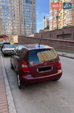 Хетчбек Mercedes-Benz A-Class 2011 в 