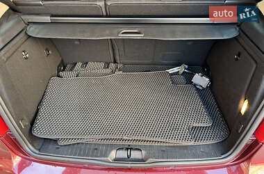 Хетчбек Mercedes-Benz A-Class 2011 в 