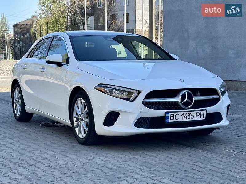 Седан Mercedes-Benz A-Class 2019 в Запорожье