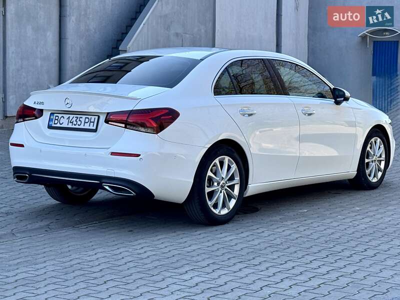 Седан Mercedes-Benz A-Class 2019 в Запорожье