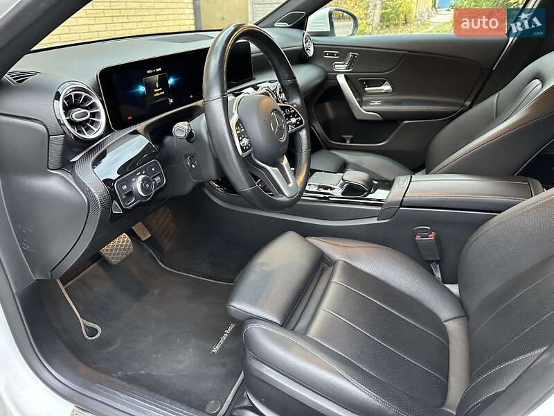 Седан Mercedes-Benz A-Class 2019 в Запорожье
