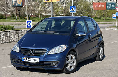 Хэтчбек Mercedes-Benz A-Class 2012 в 