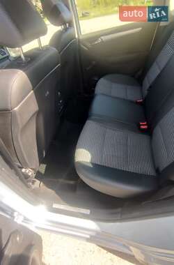 Хэтчбек Mercedes-Benz A-Class 2007 в 