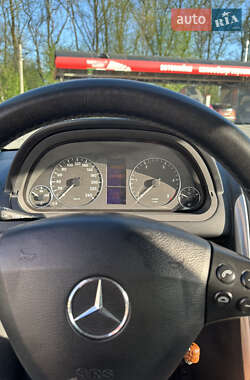 Хэтчбек Mercedes-Benz A-Class 2011 в 
