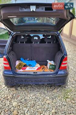 Хэтчбек Mercedes-Benz A-Class 2002 в 
