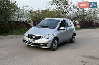 Хэтчбек Mercedes-Benz A-Class 2011 в 