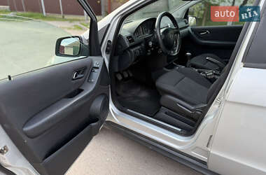 Хэтчбек Mercedes-Benz A-Class 2011 в 