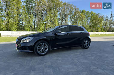 Хэтчбек Mercedes-Benz A-Class 2016 в 