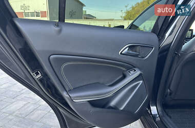 Хэтчбек Mercedes-Benz A-Class 2016 в 