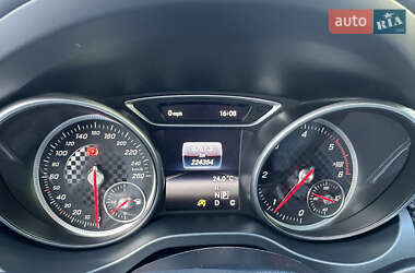 Хэтчбек Mercedes-Benz A-Class 2016 в 