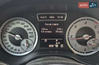 Хэтчбек Mercedes-Benz A-Class 2013 в 