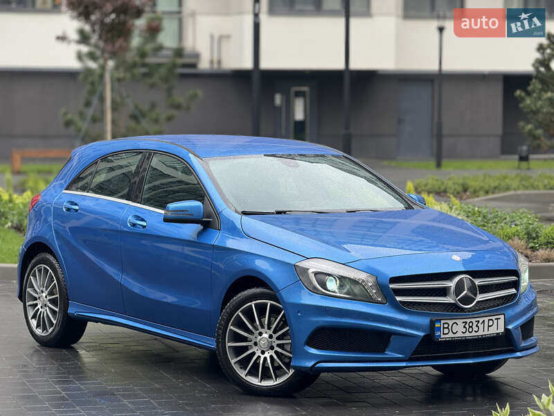 Хэтчбек Mercedes-Benz A-Class 2015 в 