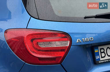 Хэтчбек Mercedes-Benz A-Class 2015 в 
