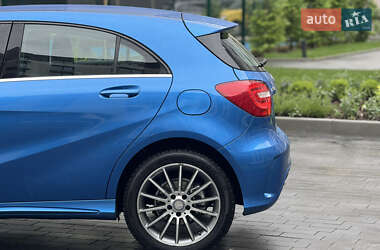 Хэтчбек Mercedes-Benz A-Class 2015 в 