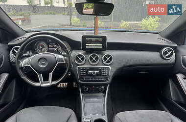 Хэтчбек Mercedes-Benz A-Class 2015 в 