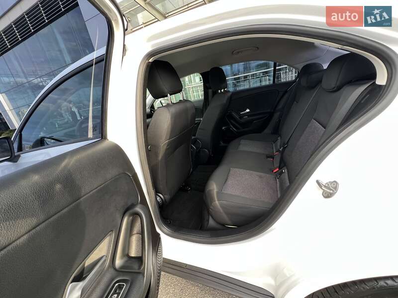 Седан Mercedes-Benz A-Class 2019 в Киеве