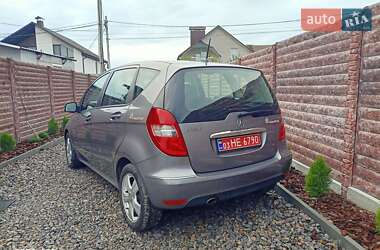 Хэтчбек Mercedes-Benz A-Class 2011 в 