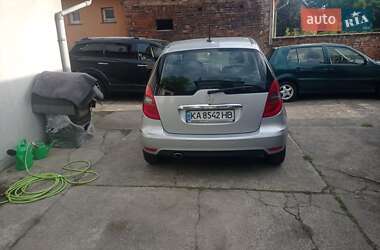 Хэтчбек Mercedes-Benz A-Class 2011 в 