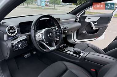 Хетчбек Mercedes-Benz A-Class 2018 в 