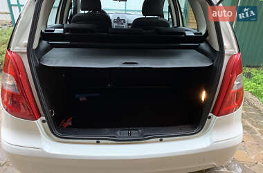 Хэтчбек Mercedes-Benz A-Class 2010 в 