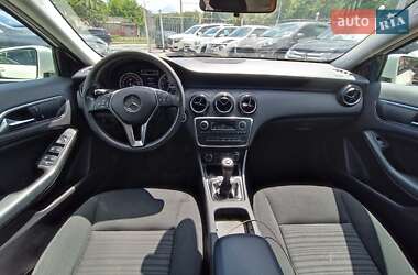 Хетчбек Mercedes-Benz A-Class 2013 в 