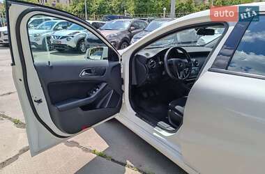 Хетчбек Mercedes-Benz A-Class 2013 в 