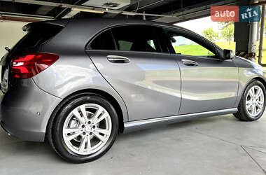 Хетчбек Mercedes-Benz A-Class 2017 в 