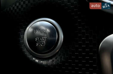 Хетчбек Mercedes-Benz A-Class 2017 в 