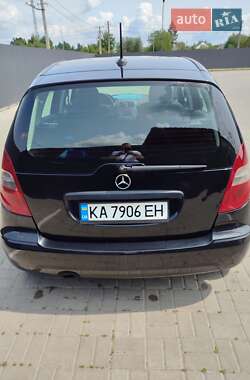 Хэтчбек Mercedes-Benz A-Class 2010 в 