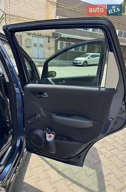 Хэтчбек Mercedes-Benz A-Class 2005 в 