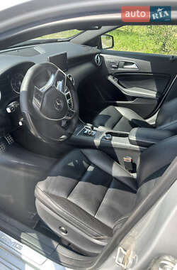 Хэтчбек Mercedes-Benz A-Class 2013 в 