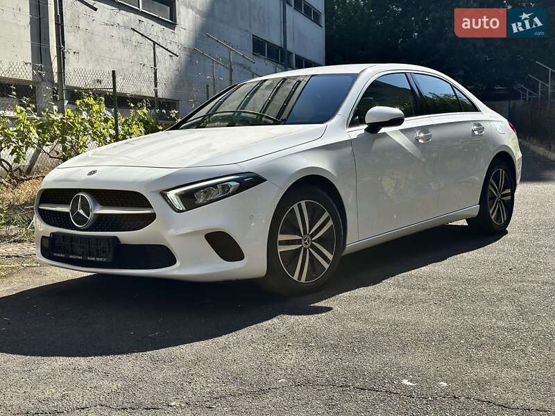 Седан Mercedes-Benz A-Class 2022 в Одессе
