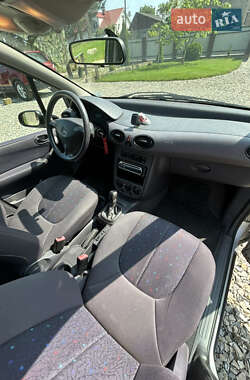 Хэтчбек Mercedes-Benz A-Class 2003 в 