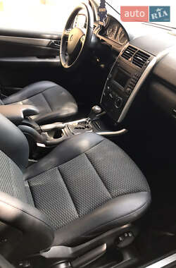 Хетчбек Mercedes-Benz A-Class 2010 в 