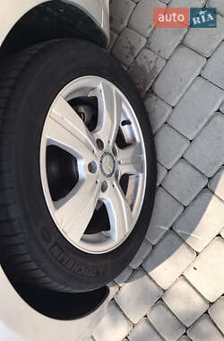 Хетчбек Mercedes-Benz A-Class 2010 в 