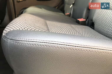 Хетчбек Mercedes-Benz A-Class 2010 в 