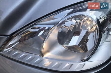 Хетчбек Mercedes-Benz A-Class 2010 в 