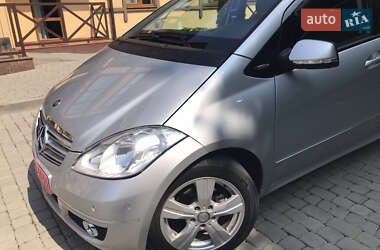 Хетчбек Mercedes-Benz A-Class 2010 в 
