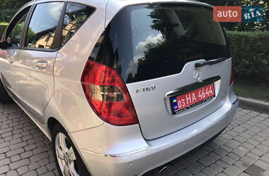 Хетчбек Mercedes-Benz A-Class 2010 в 