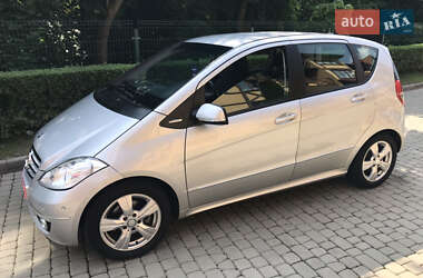 Хетчбек Mercedes-Benz A-Class 2010 в 