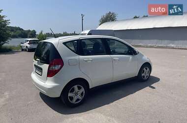 Хэтчбек Mercedes-Benz A-Class 2010 в 