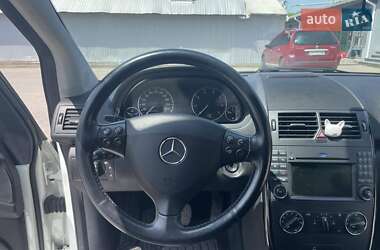 Хэтчбек Mercedes-Benz A-Class 2010 в 