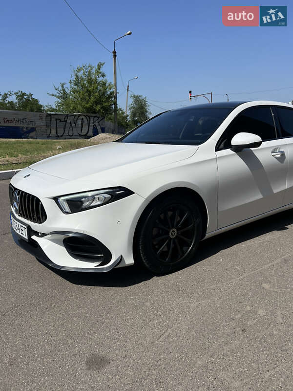 Седан Mercedes-Benz A-Class 2019 в Днепре
