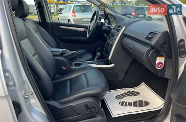 Хэтчбек Mercedes-Benz A-Class 2011 в 