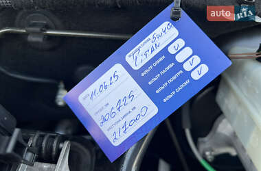 Хэтчбек Mercedes-Benz A-Class 2011 в 