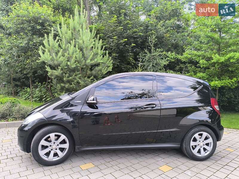 Купе Mercedes-Benz A-Class 2010 в Львове
